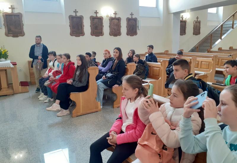  - Učenici posjetili džamiju, katoličku i pravoslavnu crkvu